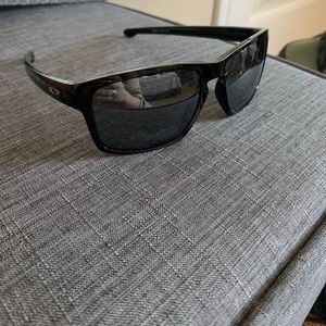 Men’s Oakley Silver Polarized Sunglasses